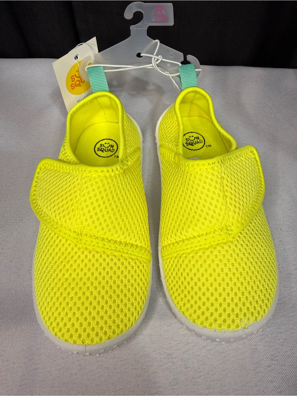 Toddler Water Shoes - Bright Yellow Mesh Easy Velcro Slip-On Shoes M 7/8 NWT